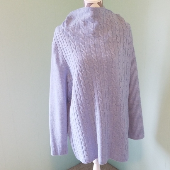 Vineyard Vines Sweaters - Vineyard Vines light blue sweater/shawl XL
